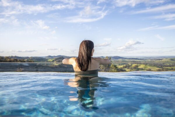 Piscinas panorâmicas e borda infinita