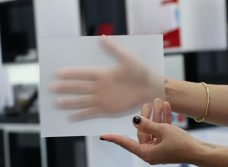 produto – acrílico antireflexo- pag interna – 2 foto